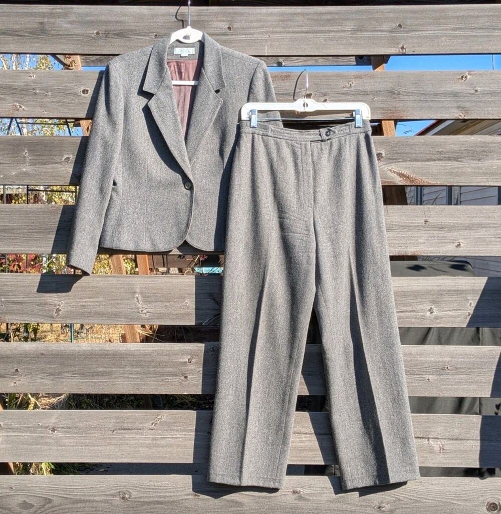 Vintage Women's Prestige Of Boston Charcoal Gray Wool 2pc Suit Set Size 10 & 12